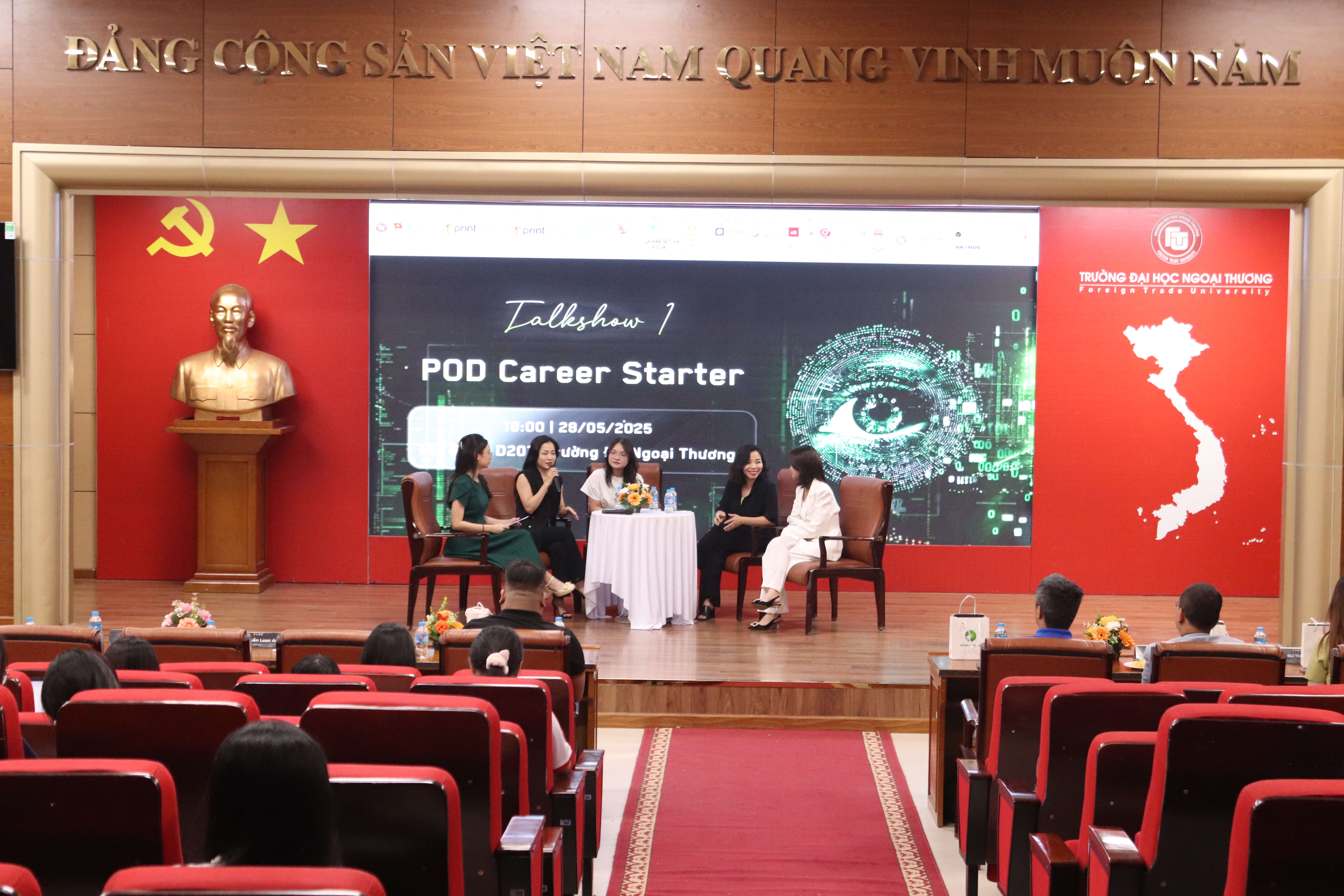 Tram Chu speaking at POD Career Starter
